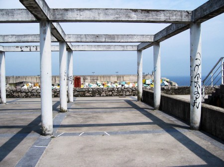 Columnas Faro Llanes San Anton